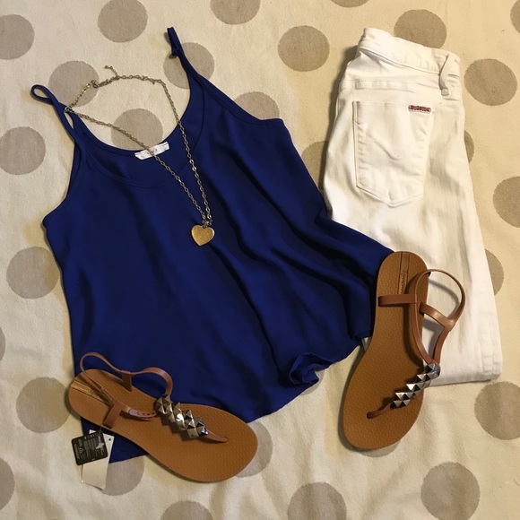 Lush Tops - Lush flowy blue tank